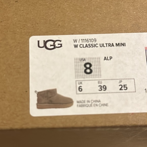 NEW IN BOX Ugg Classic Ultra Mini Antilope - Picture 3 of 3